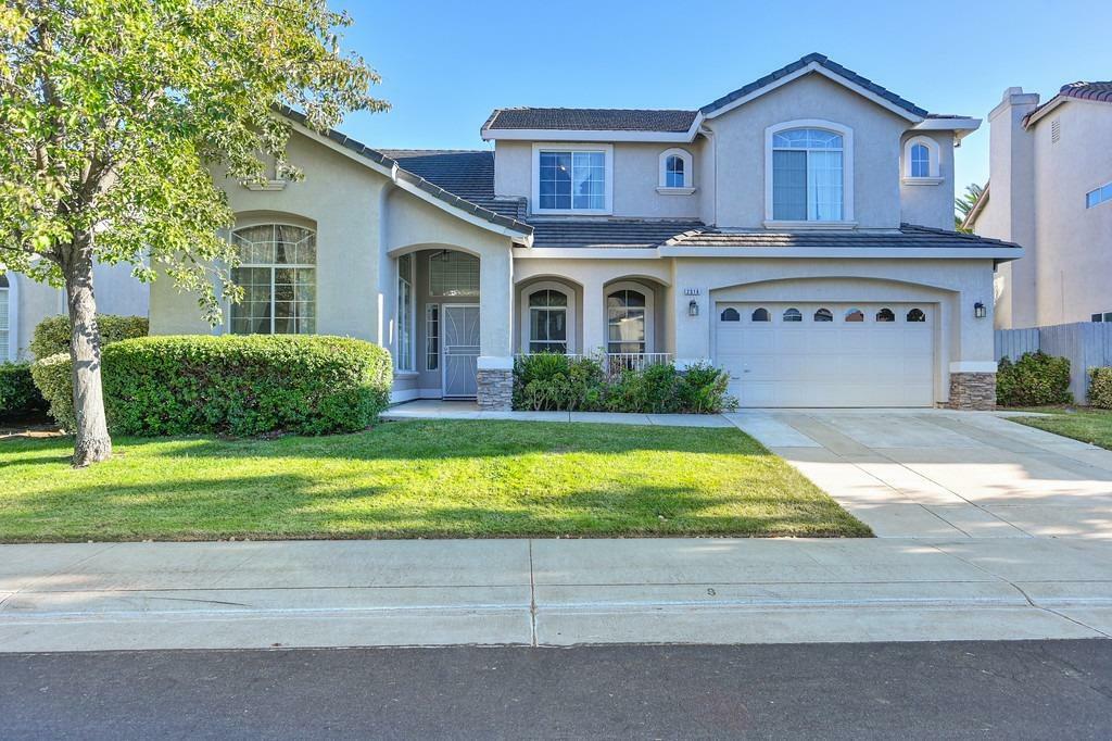 Property Photo:  2516 Marshalynn Way  CA 95758 