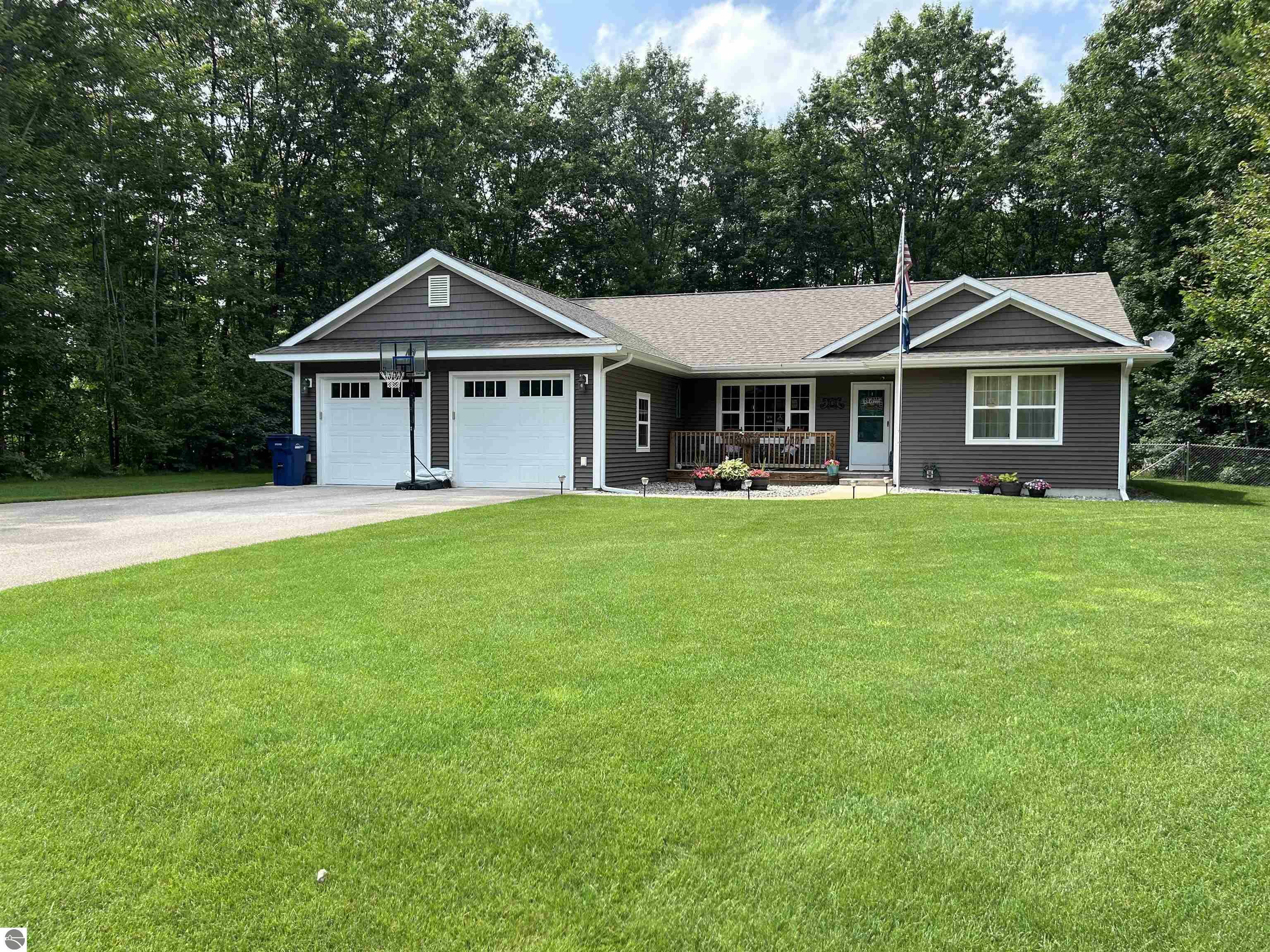 Property Photo:  299 Woodsedge Drive  MI 49633 