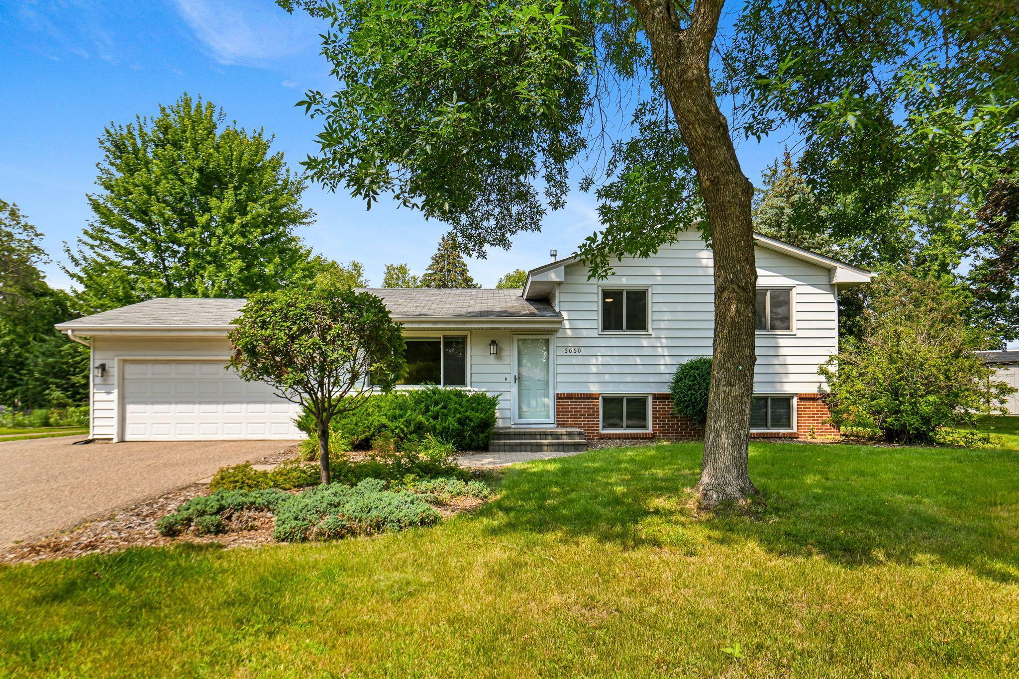 Property Photo:  3660 Saratoga Lane N  MN 55441 