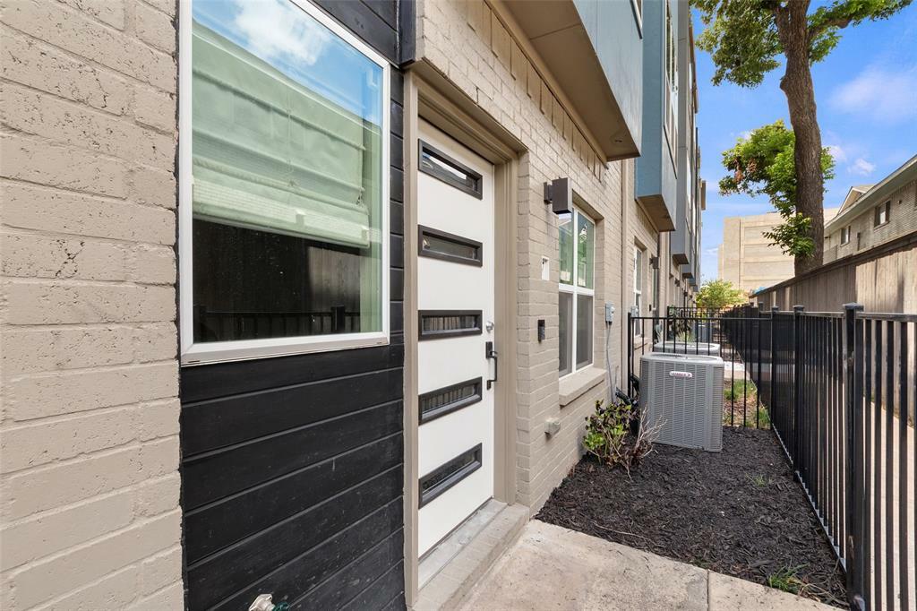 Property Photo:  4914 Live Oak Street 7  TX 75206 