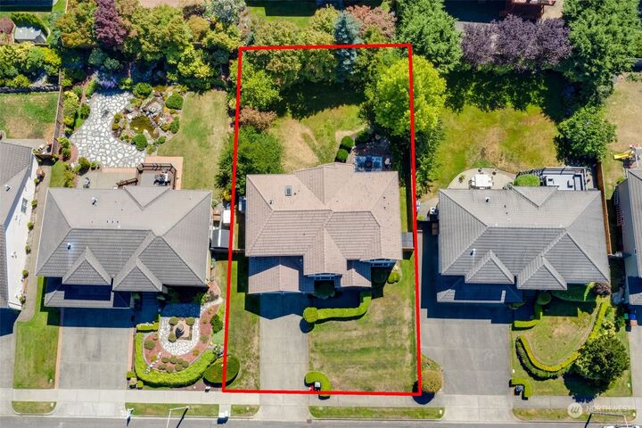 Property Photo: 2116 Davis Court NE WA 98422