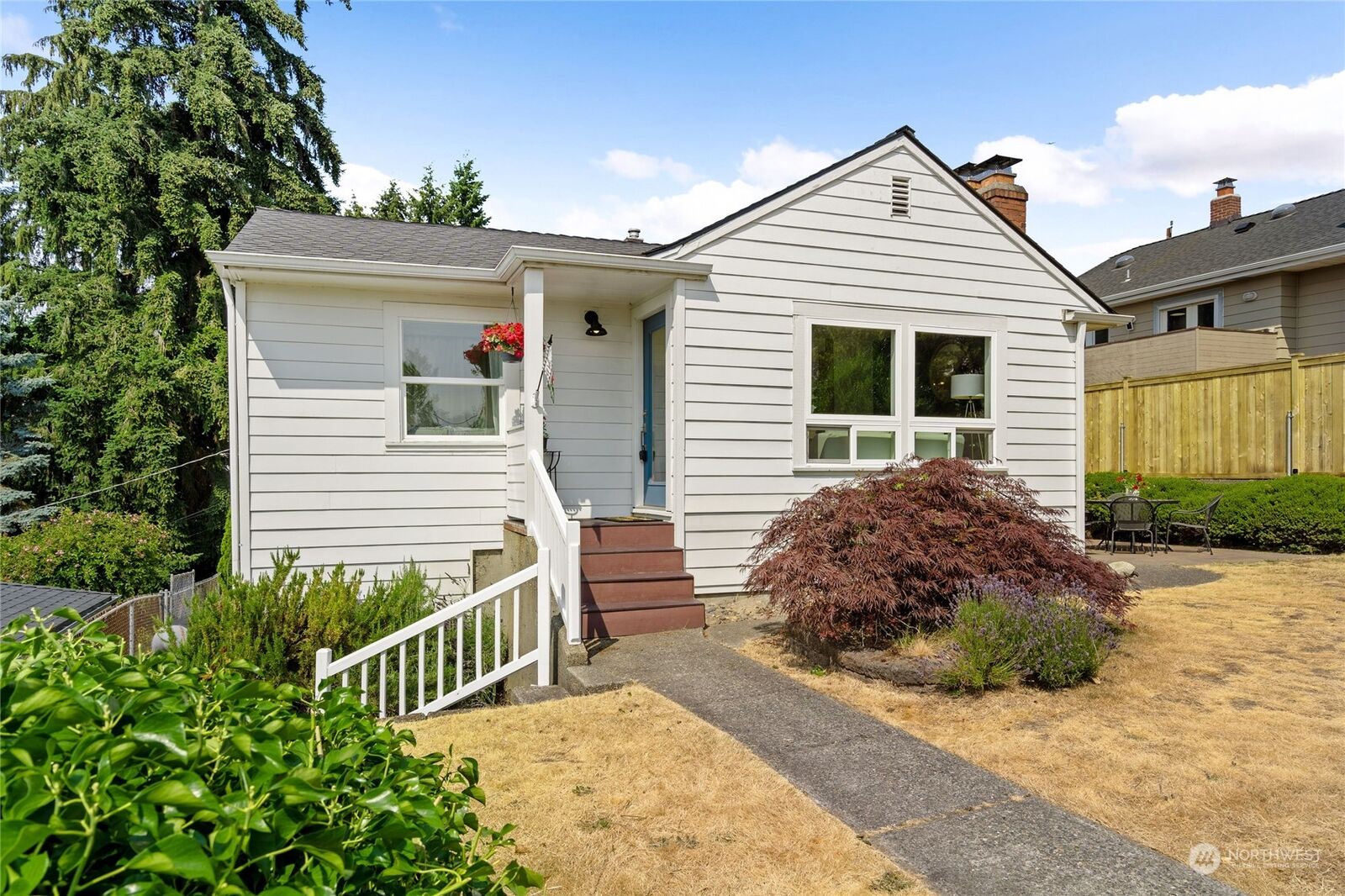 Property Photo:  4141 40th Avenue SW  WA 98116