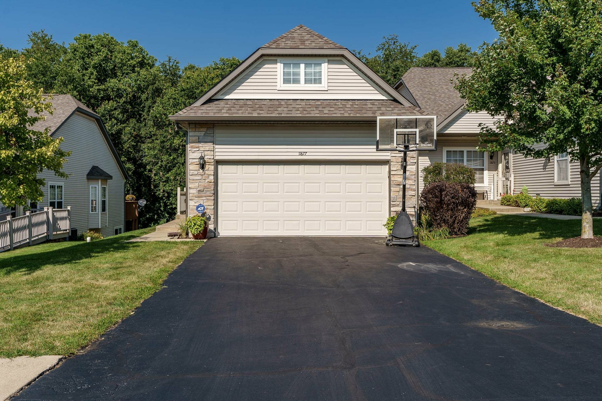 Property Photo:  11877 River Hills Parkway  IL 61072 