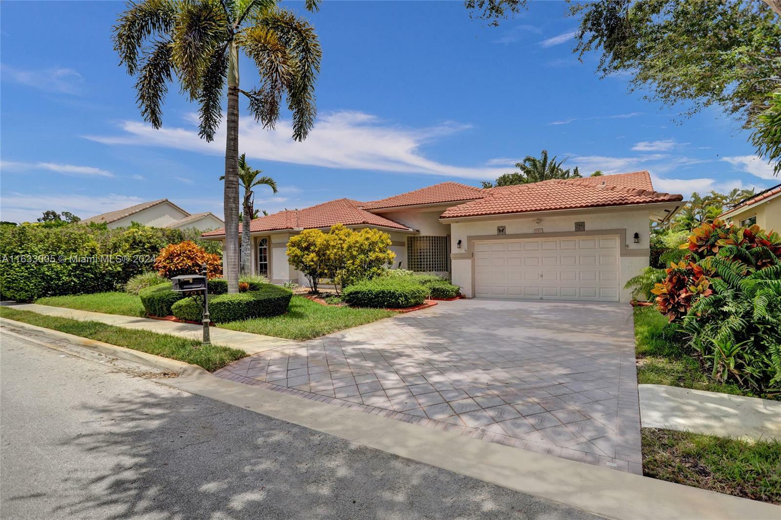 Property Photo:  701 Laurel Ln W  FL 33027 