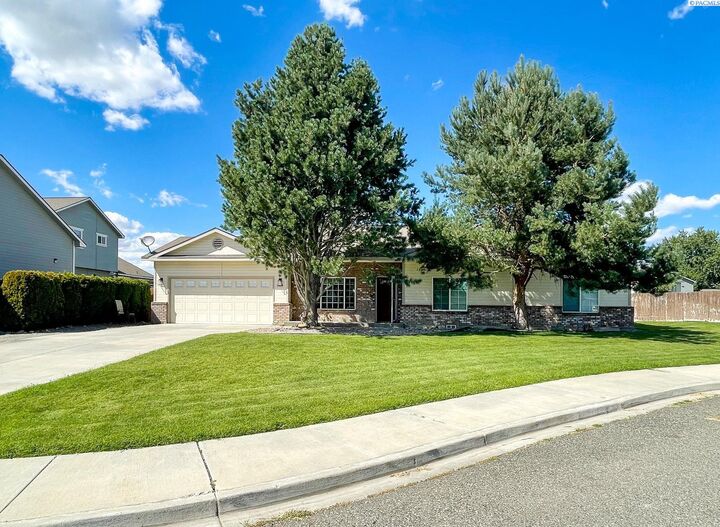 5404 Leilani Court  West Richland WA 99353 photo