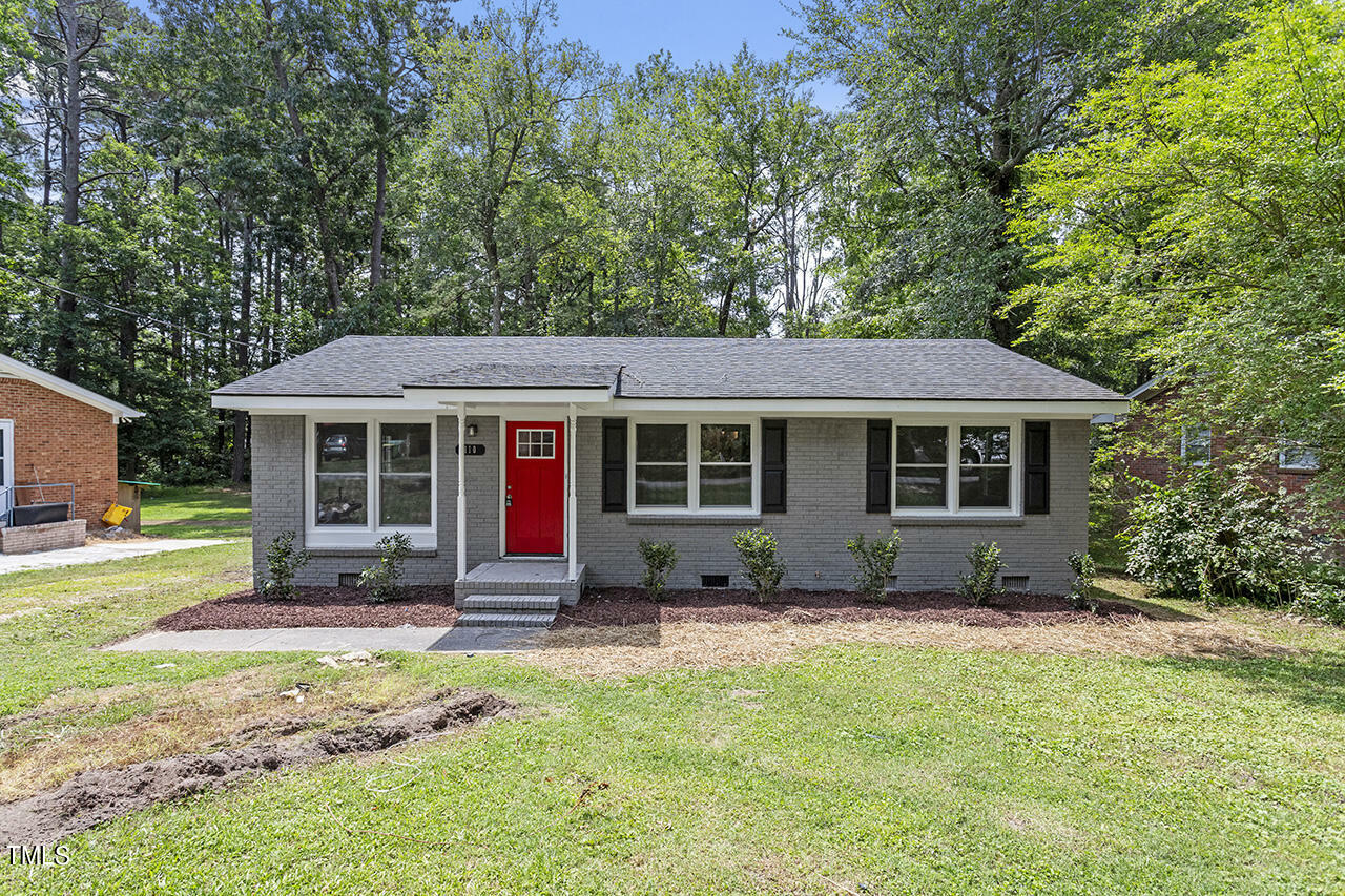 Property Photo:  110 E Franklin Street  NC 27597 