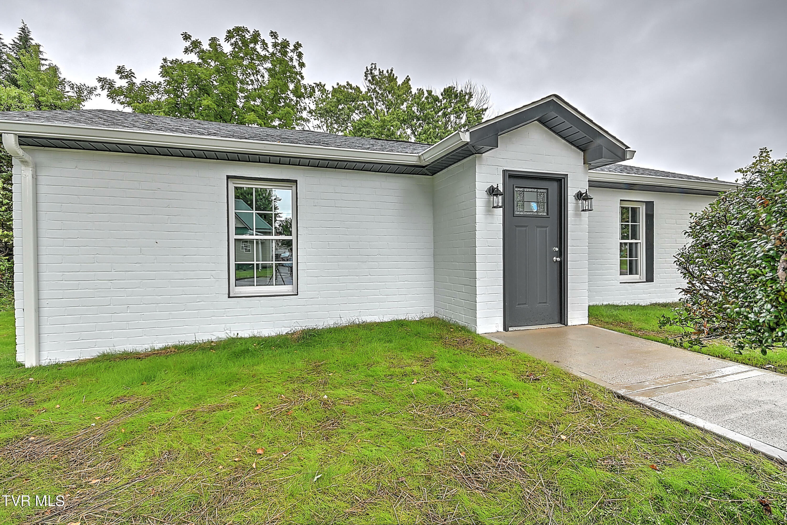 Property Photo:  208 Wilson Avenue  TN 37604 