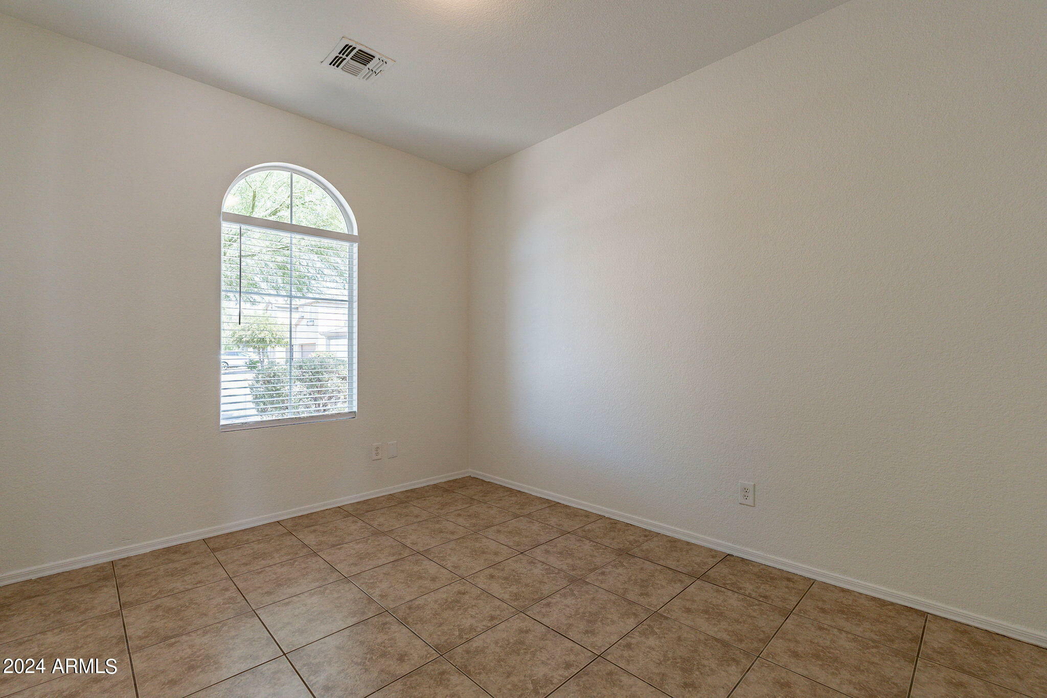 Property Photo:  4911 E Meadow Creek Way  AZ 85140 