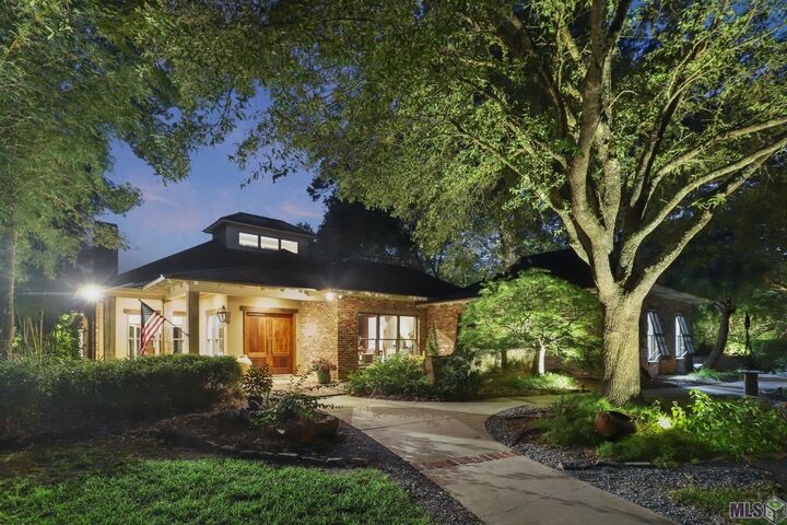 Property Photo:  16056 Highland Bluff Ct  LA 70810 