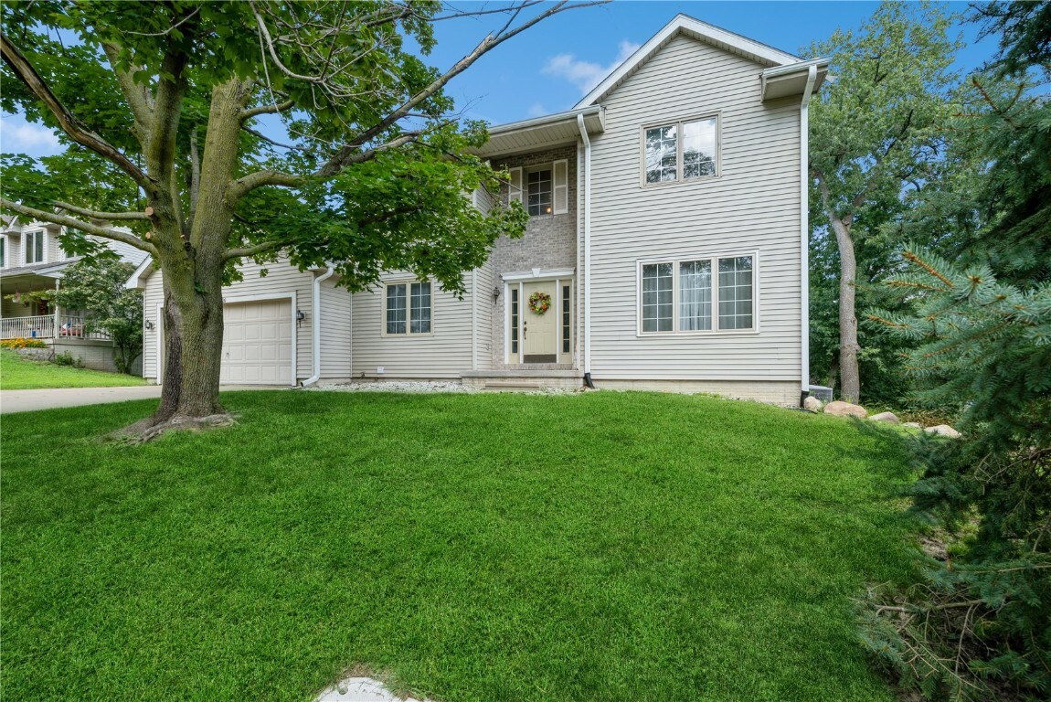 Property Photo:  3226 Riverside Dr  IA 52402 