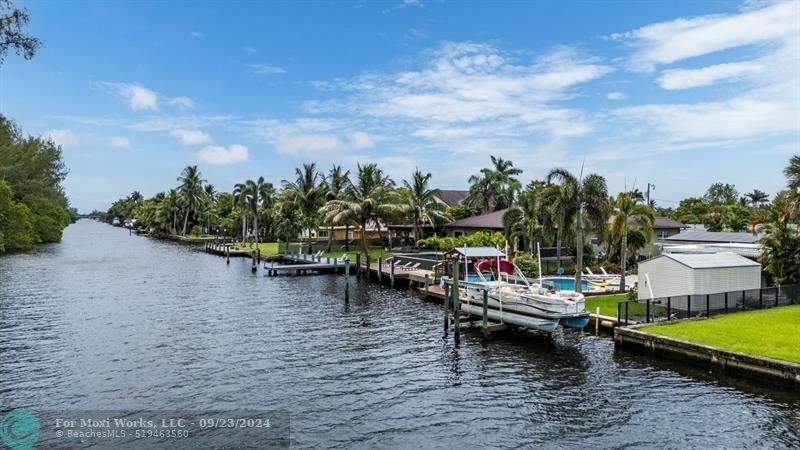 Property Photo:  4405 SW 35th Ave  FL 33312 