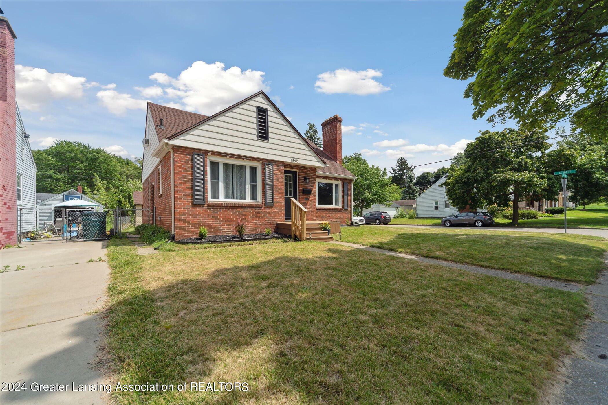 1423 Pattengill Avenue  Lansing MI 48910 photo