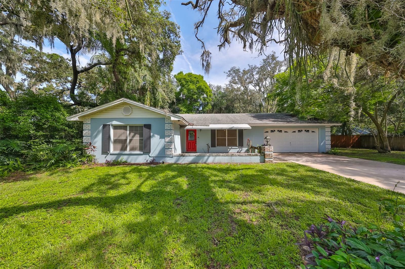 Property Photo:  121 Windy Circle  FL 33511 