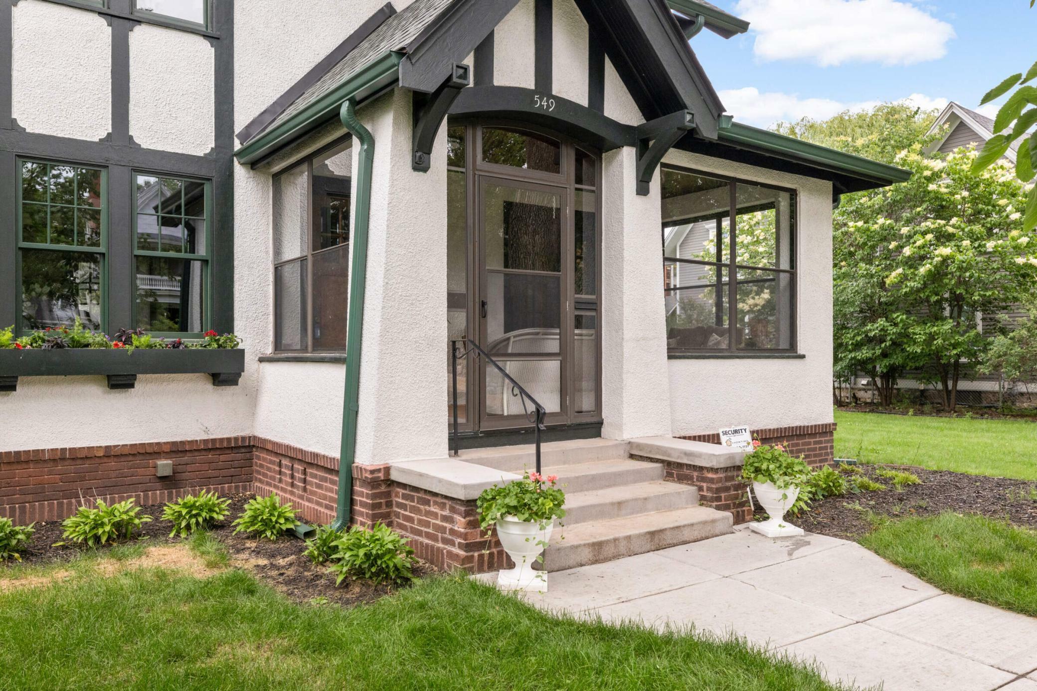 Property Photo:  549 Holly Avenue  MN 55102 