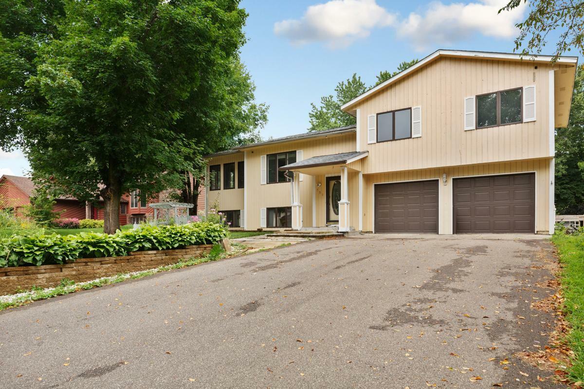 Property Photo:  751 Lathrop Drive  MN 55057 