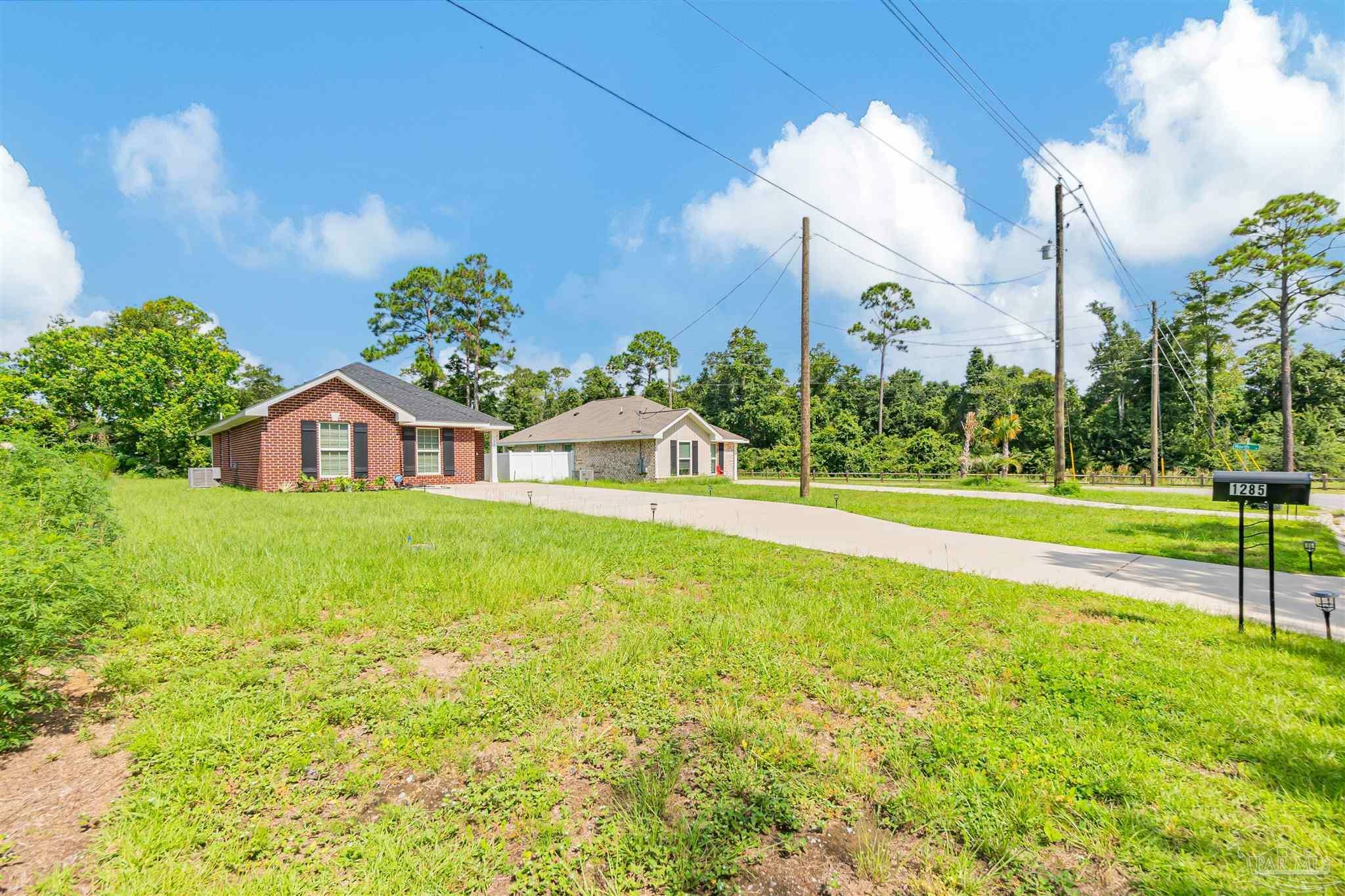 Property Photo:  1285 Mills Ave  FL 32506 