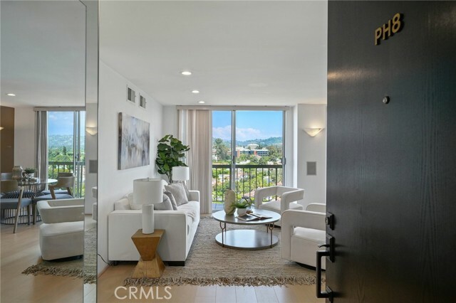 Property Photo:  10751 Wilshire Boulevard Penthouse 8  CA 90024 