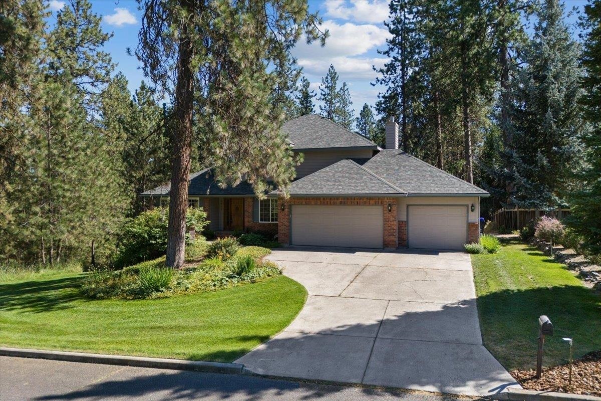 Property Photo:  4830 E Pineglen Rd  WA 99021 