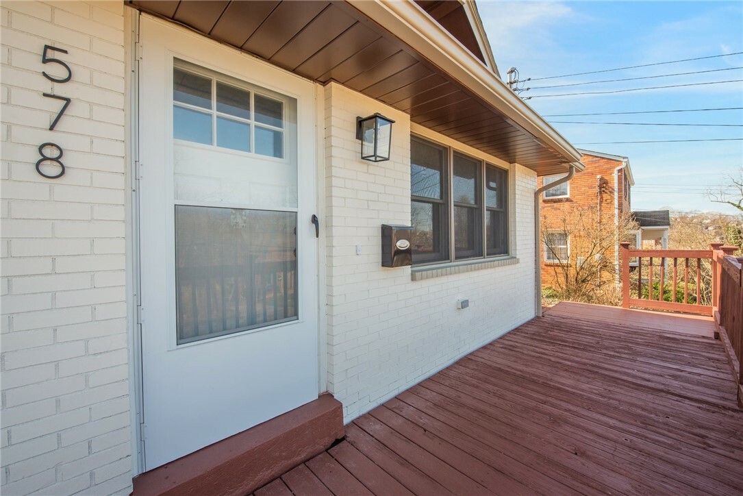 Property Photo:  578 Brinwood Ave  PA 15227 