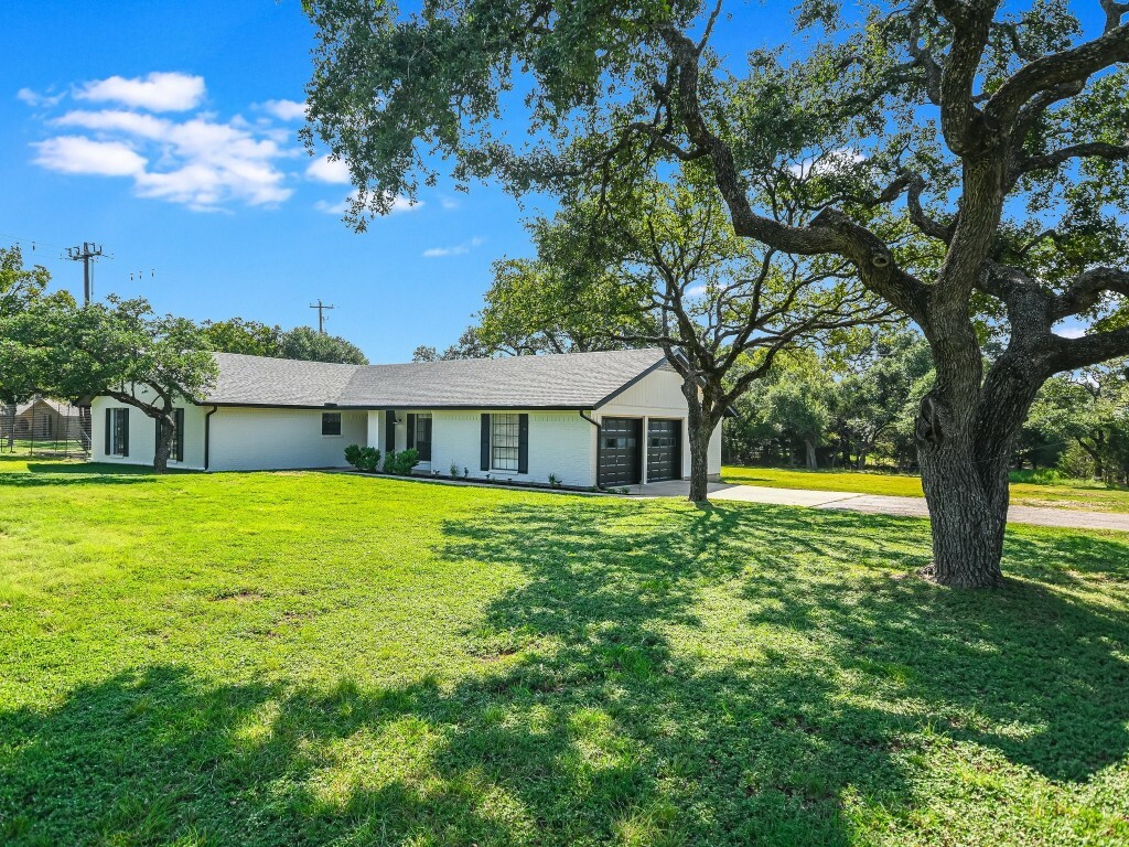 Property Photo:  128 Serenada Drive  TX 78628 