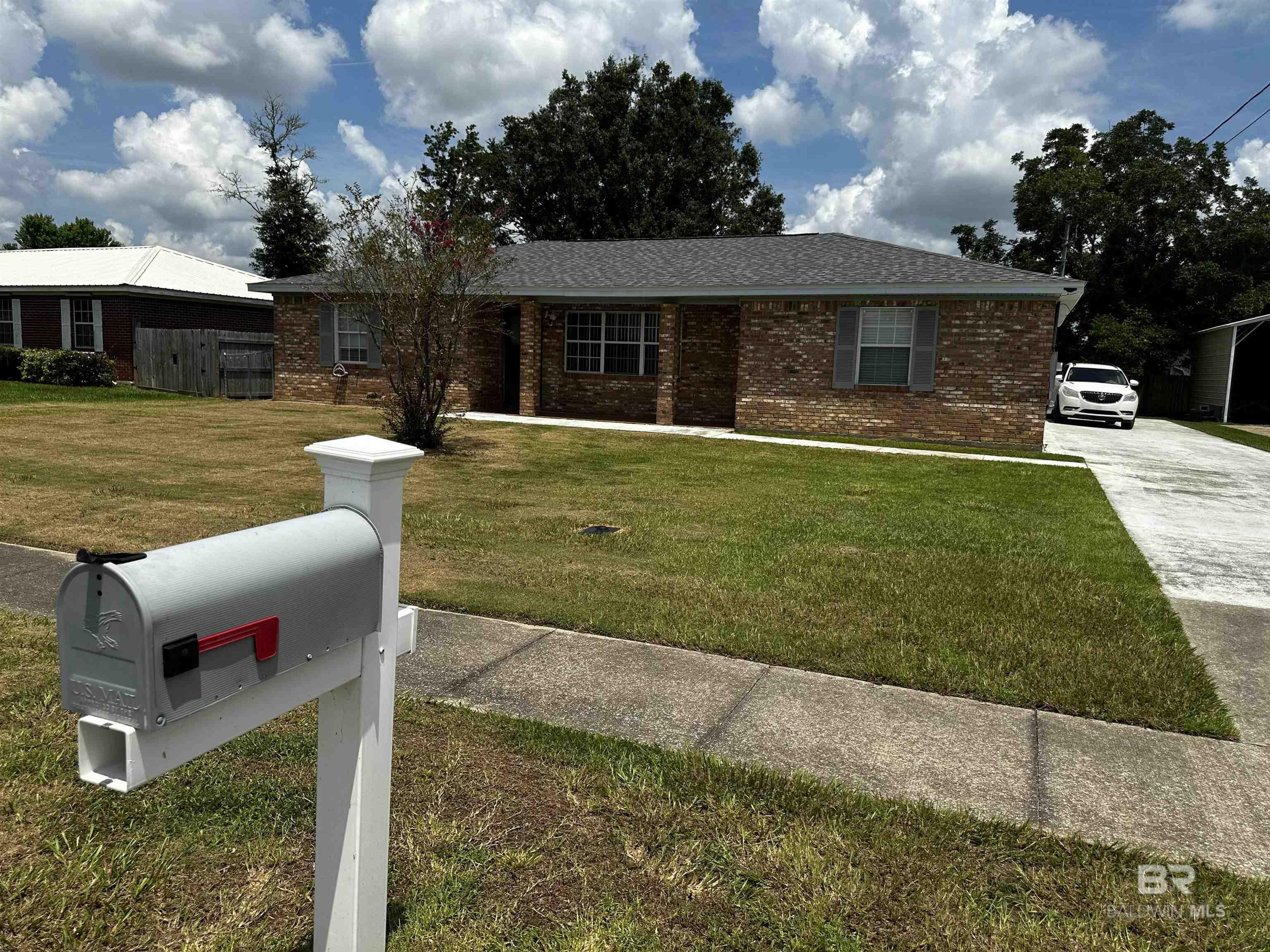 Property Photo:  506 W Ariel Avenue  AL 36535 