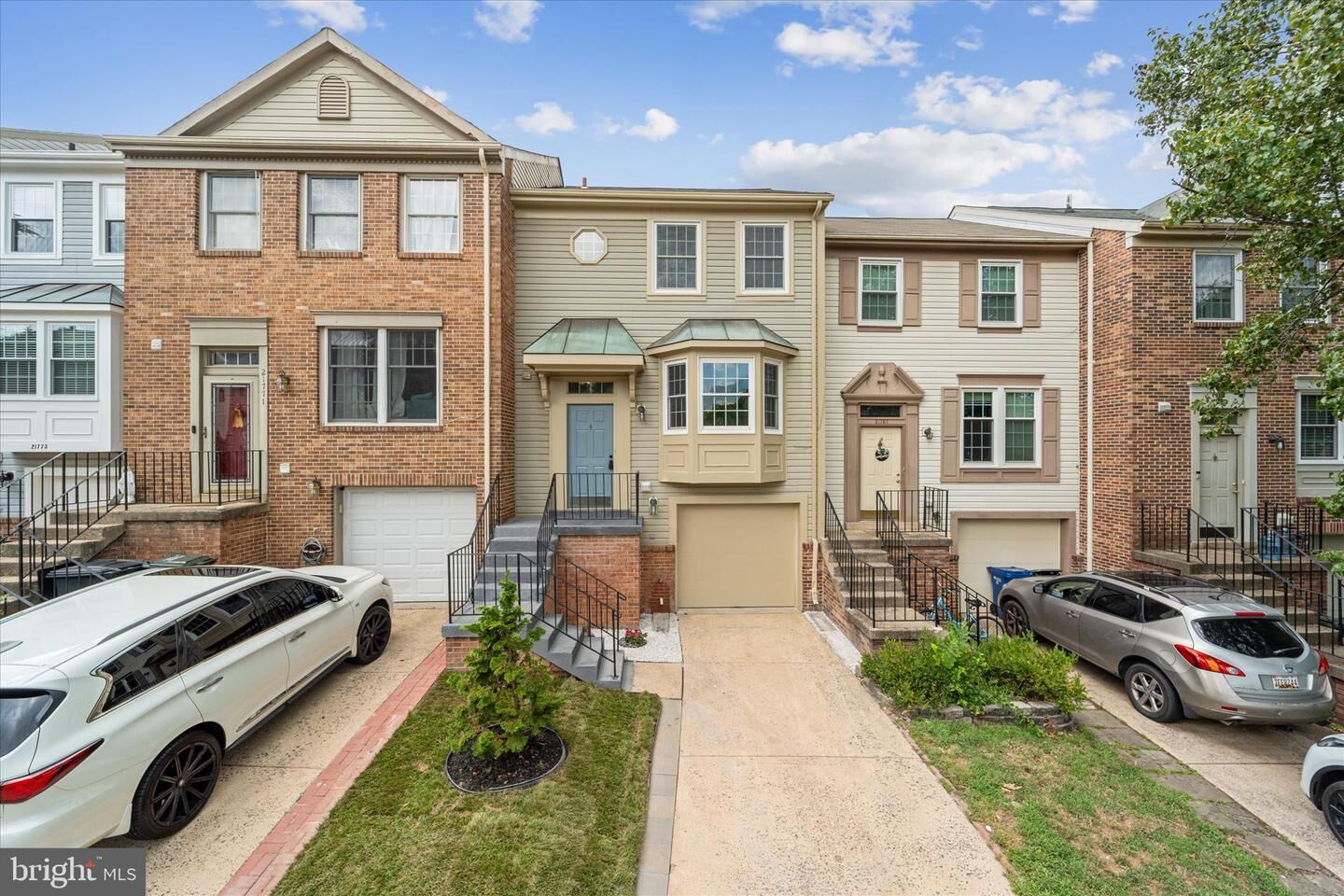 Property Photo:  21769 Leatherleaf Circle  VA 20164 