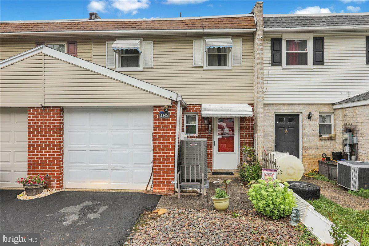 Property Photo:  1153 Fox Run  PA 19606 