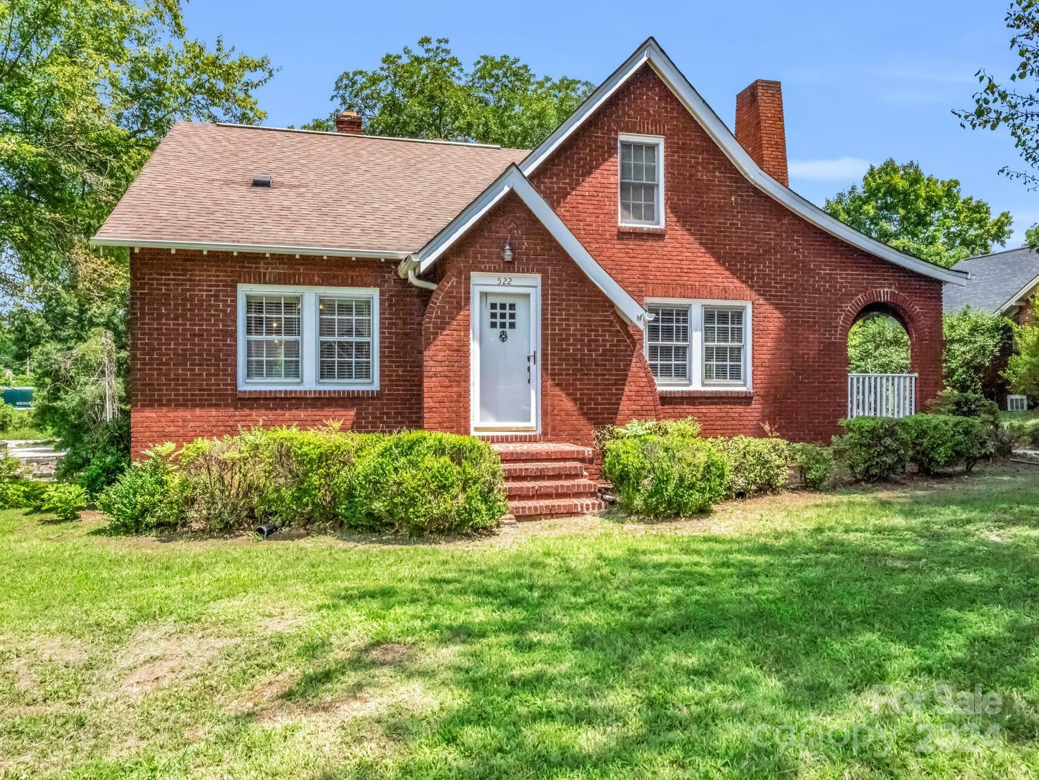 Property Photo:  522 N Aspen Street  NC 28092 