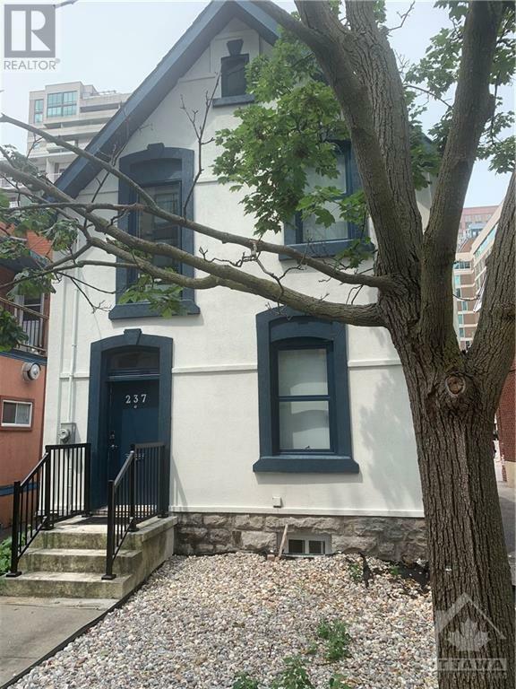 Photo de la propriété:  237 Nepean Street  ON K2P 0B7 