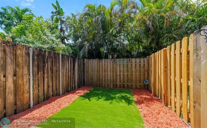 Property Photo:  6131 SW 42nd Ct  FL 33314 