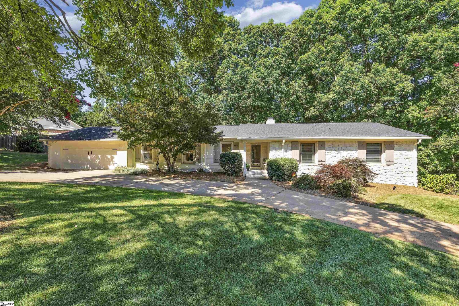 Property Photo: 3 Twin Lake Road SC 29609