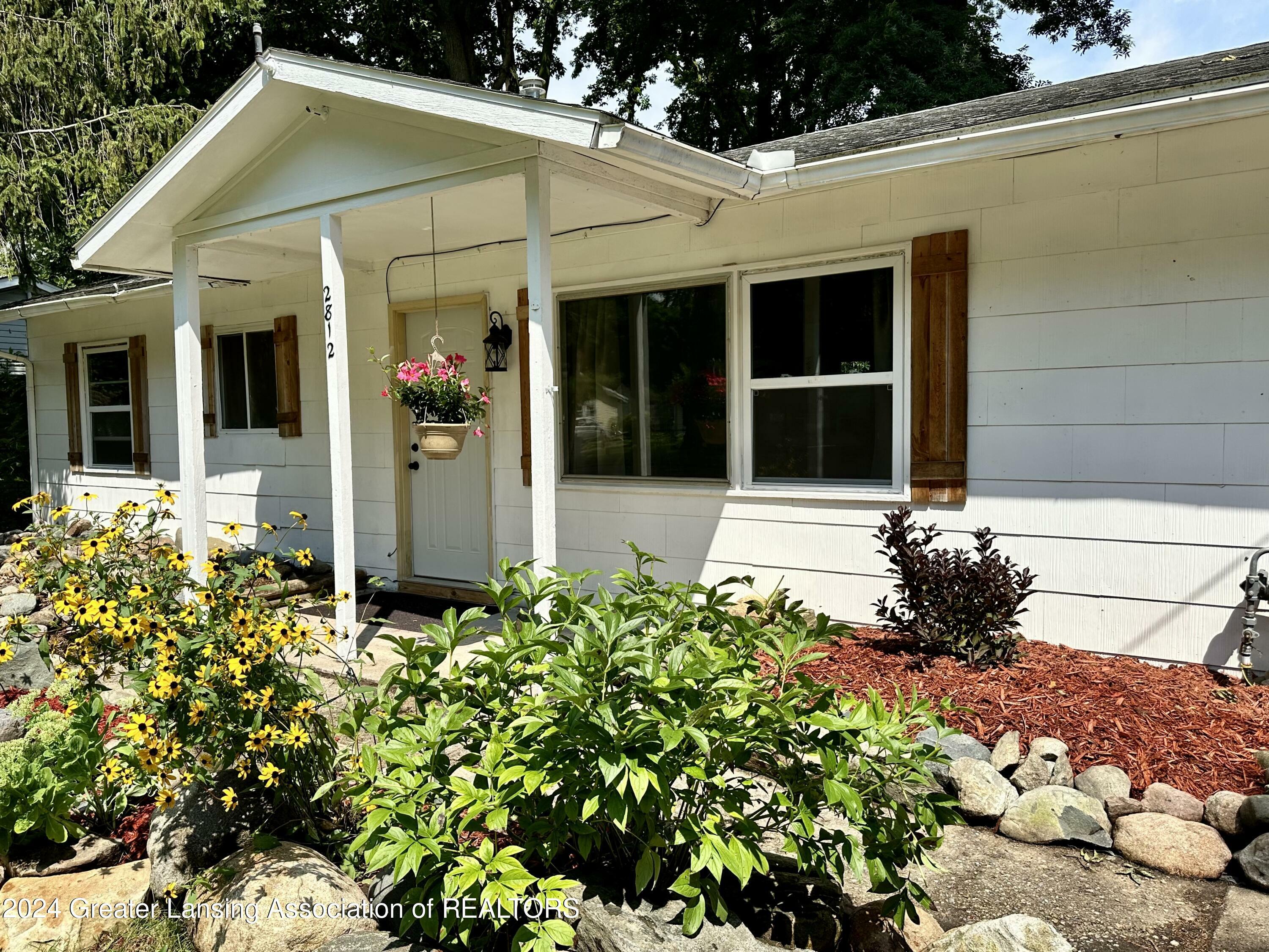 Property Photo:  2812 Greenbelt Drive  MI 48911 