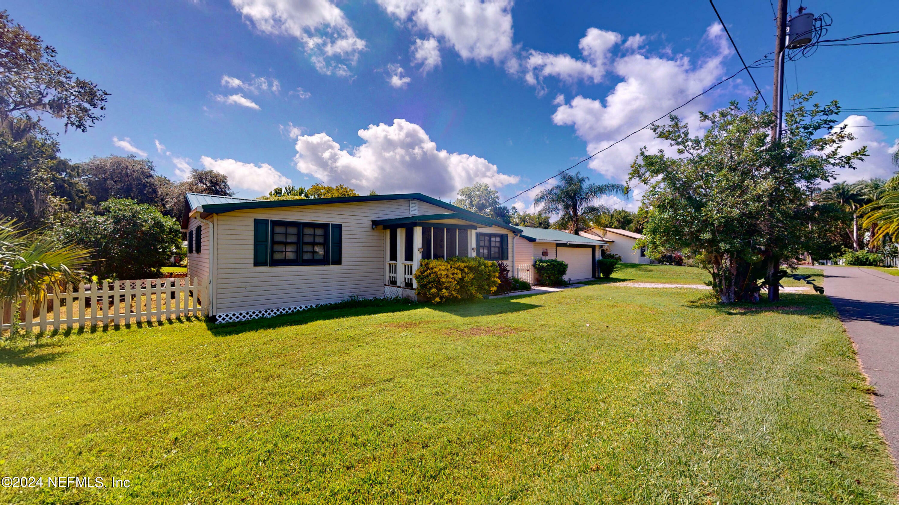 Property Photo: 132 Sunset Drive FL 32112