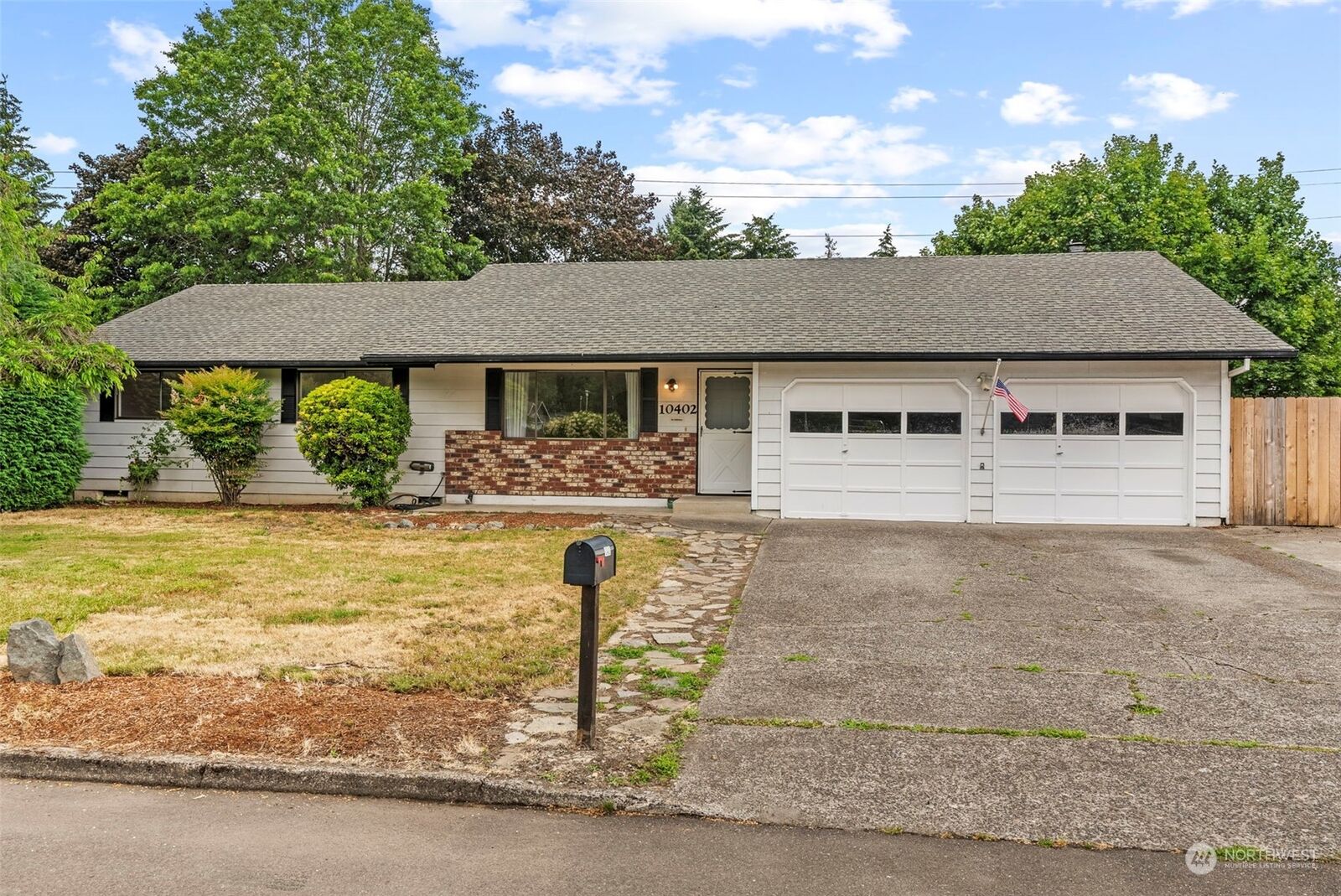 Property Photo:  10402 NE 25th Street  WA 98664 