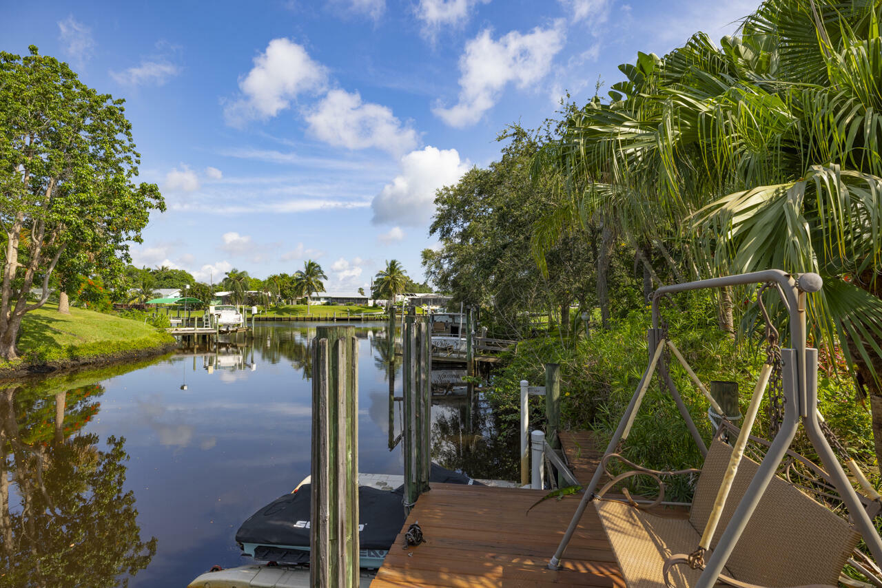 Property Photo:  714 SE Degan Drive  FL 34983 