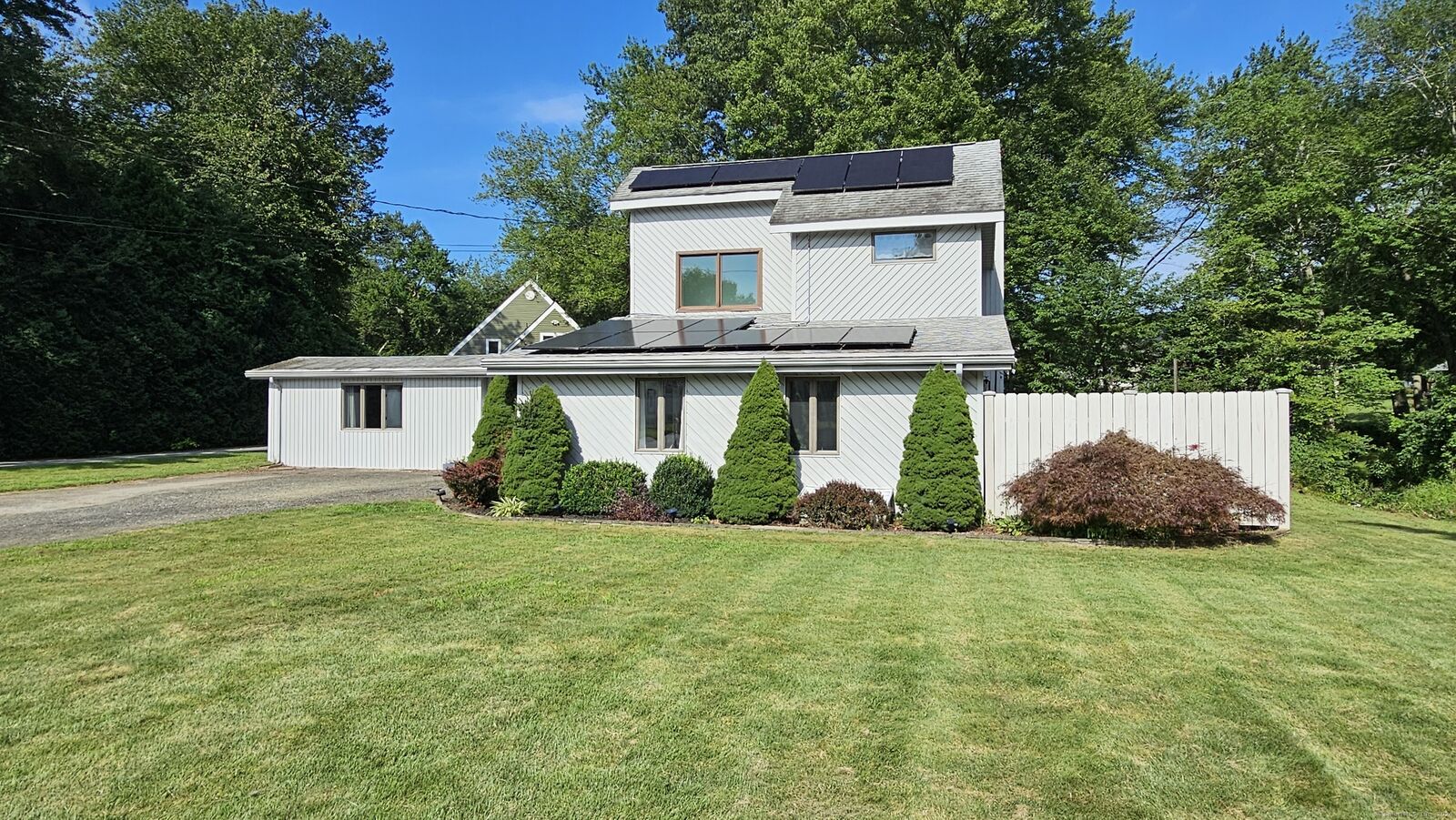 Property Photo:  10 Herster Drive  CT 06357 