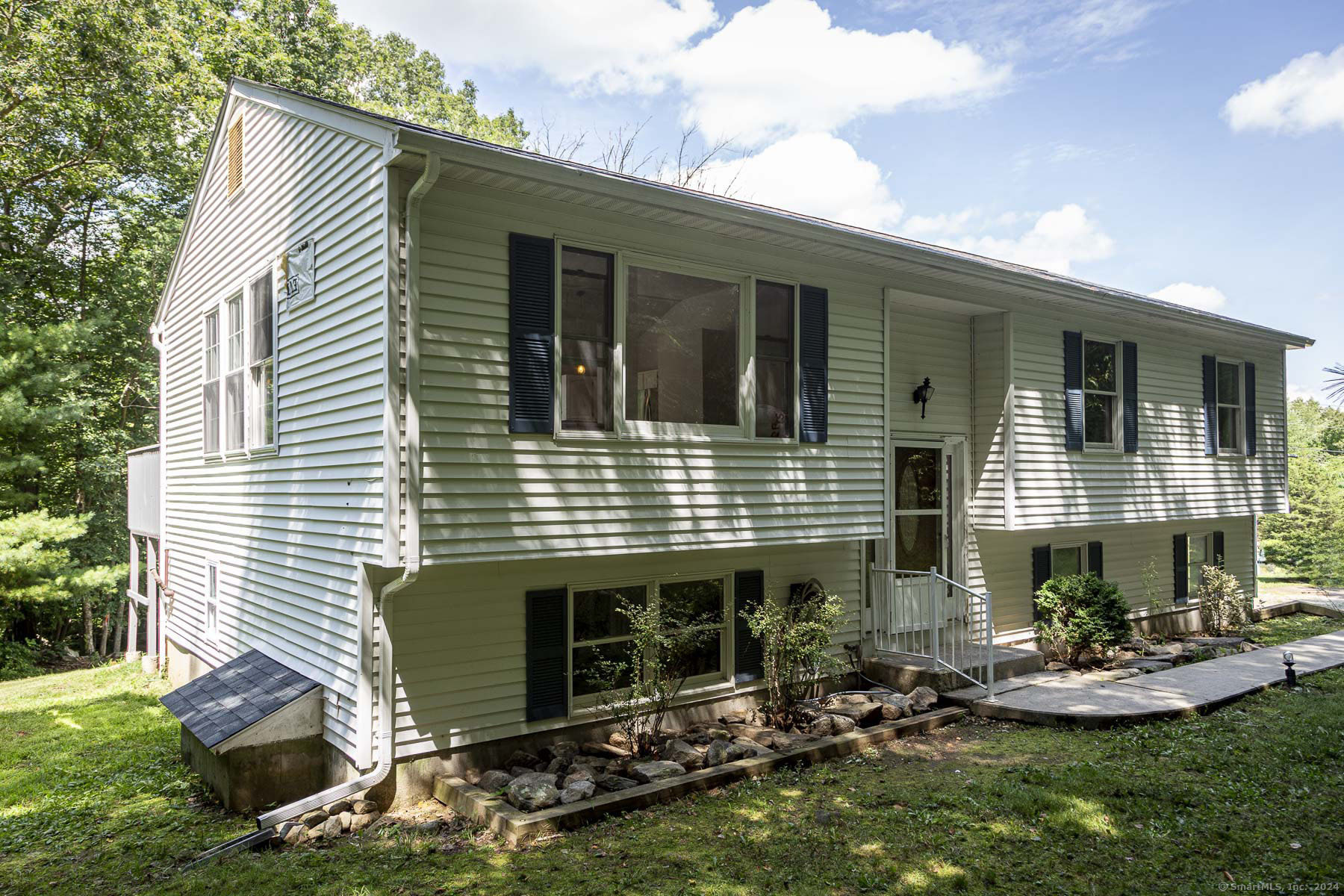 Property Photo:  27 Gifford Lane  CT 06334 