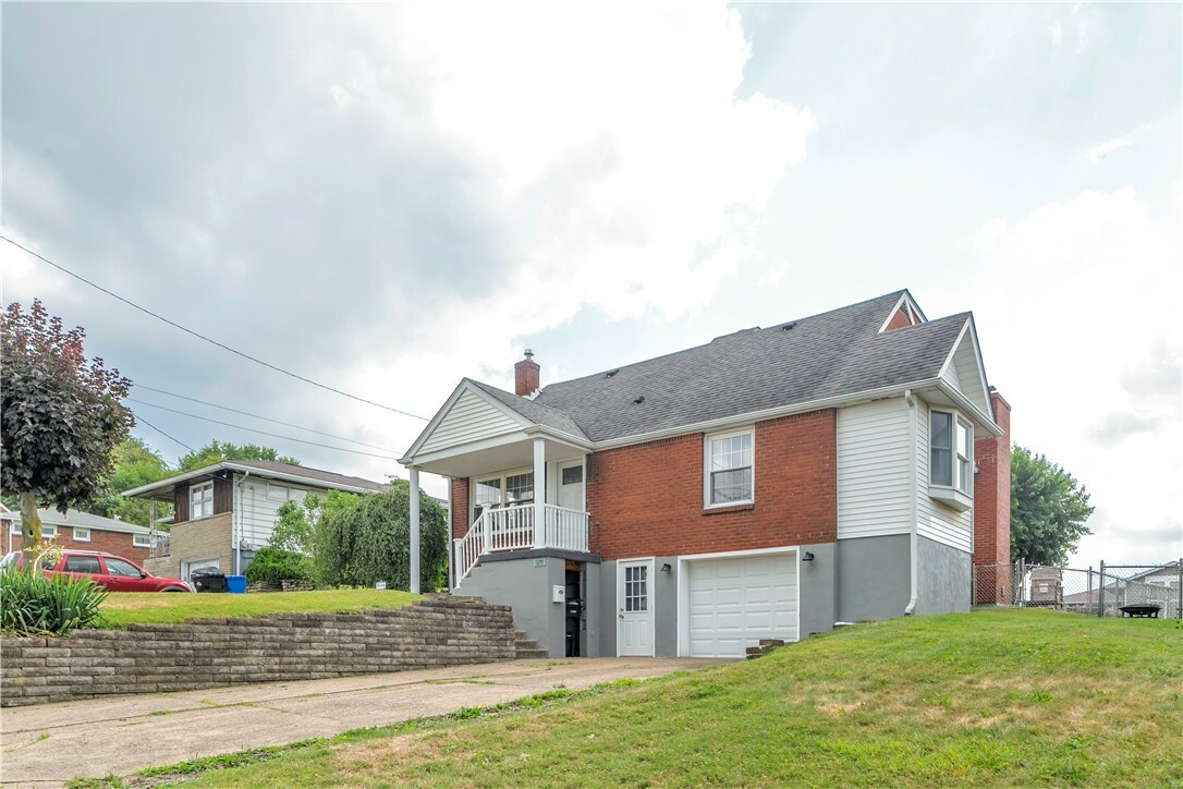 Property Photo:  1299 Morris Street  PA 15642 