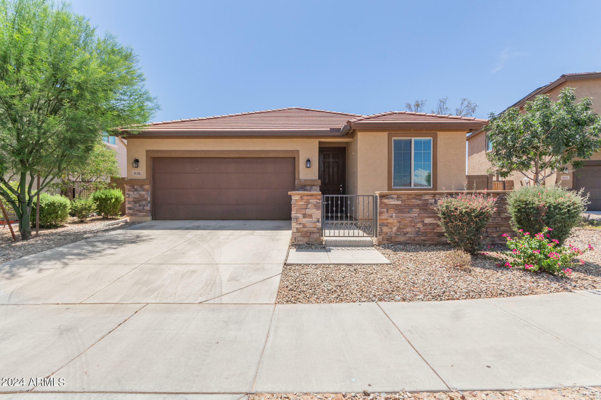 Property Photo:  926 S 176th Avenue  AZ 85338 