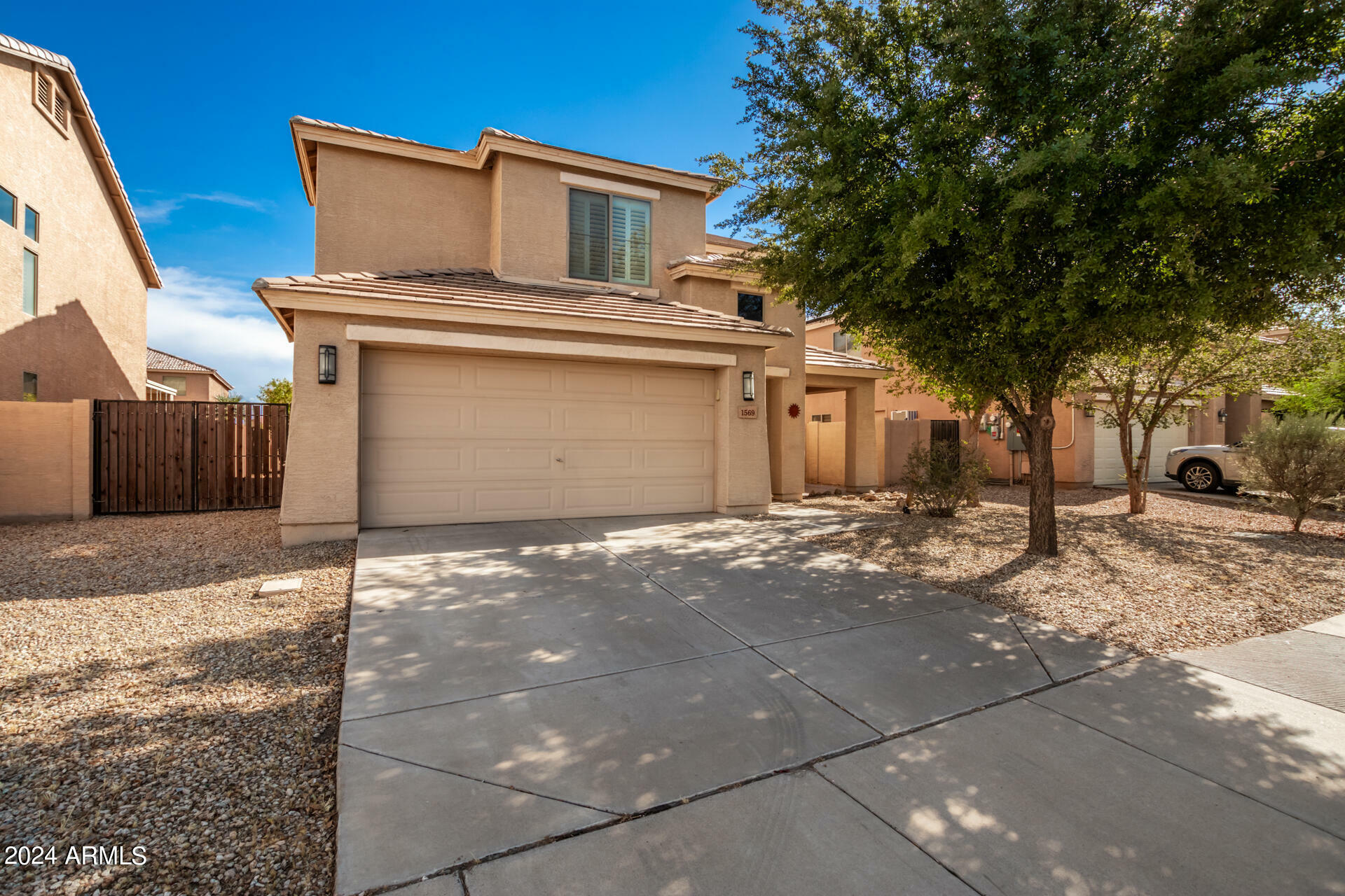 Property Photo:  1569 E Silver Reef Drive  AZ 85122 