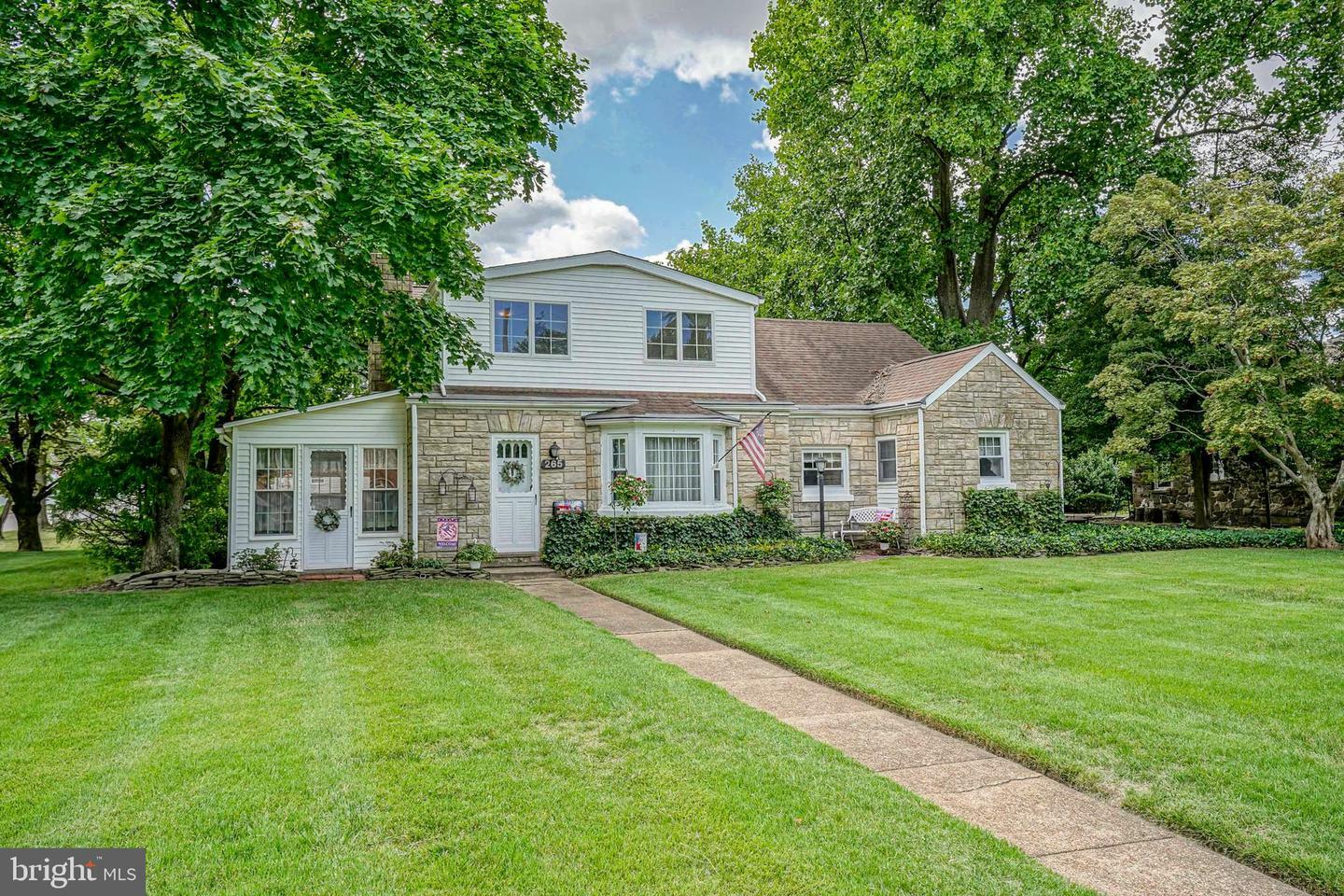 Property Photo:  265 Delaware Avenue  NJ 08554 