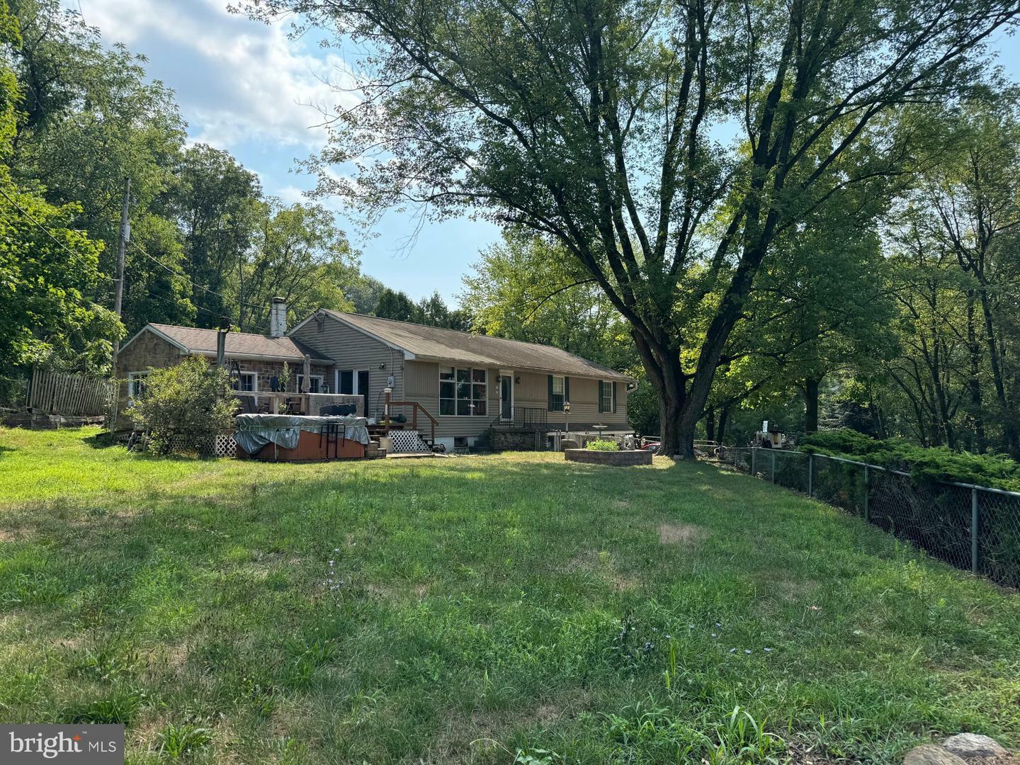 Property Photo:  1069 Hex Highway  PA 19526 