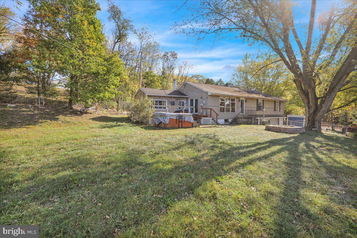 Property Photo:  1069 Hex Highway  PA 19526 