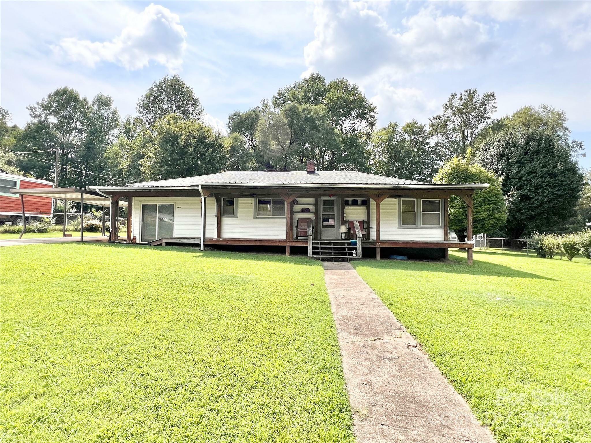 Property Photo:  2610 Hogan Drive  NC 28645 