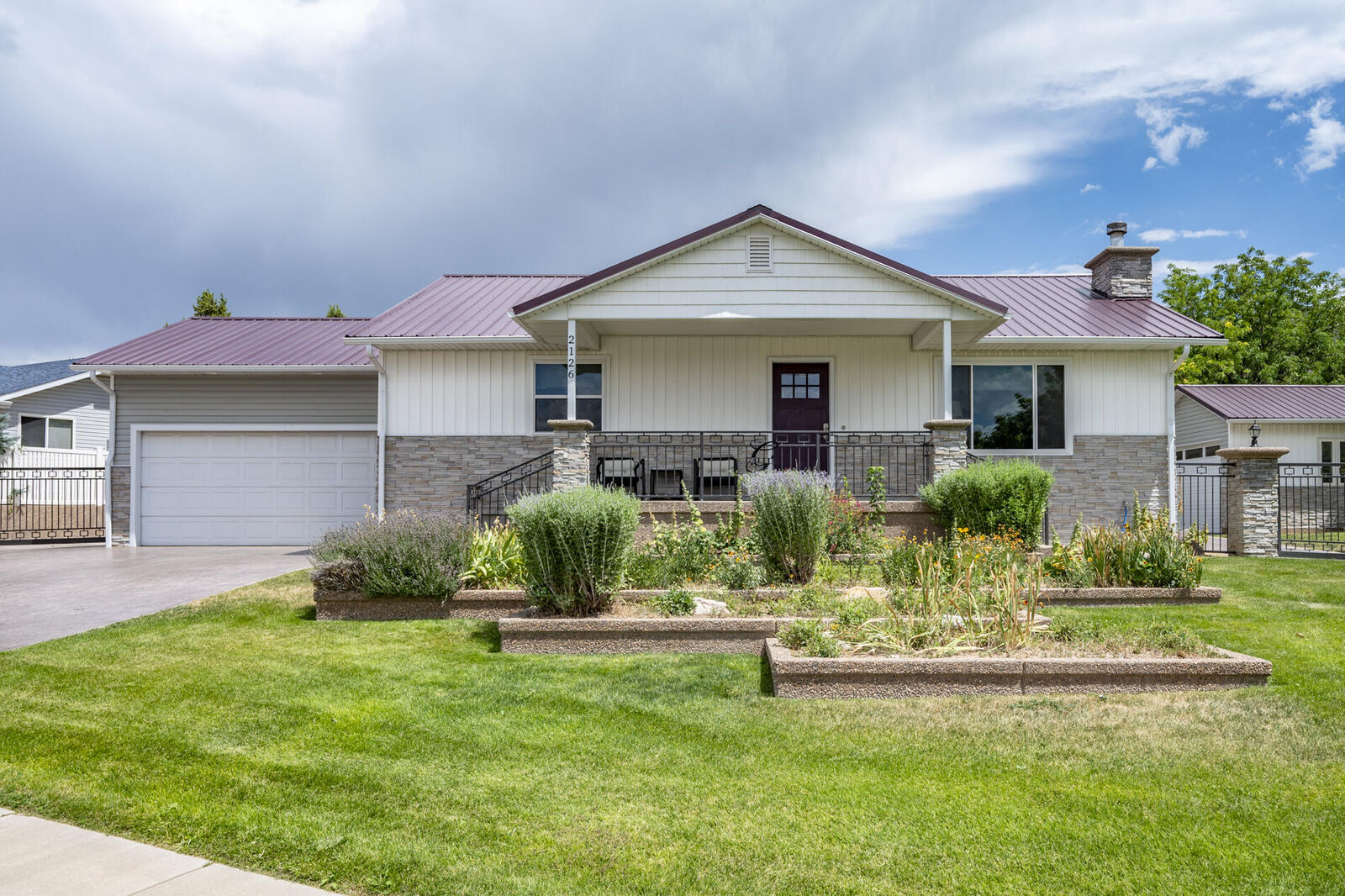 Property Photo:  2126 N Wedgewood Ln  UT 84721