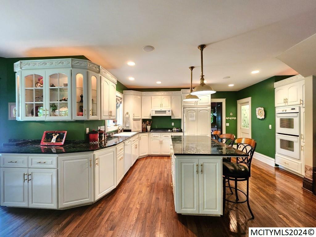 Property Photo: 125 N Crescent Dr IA 50401