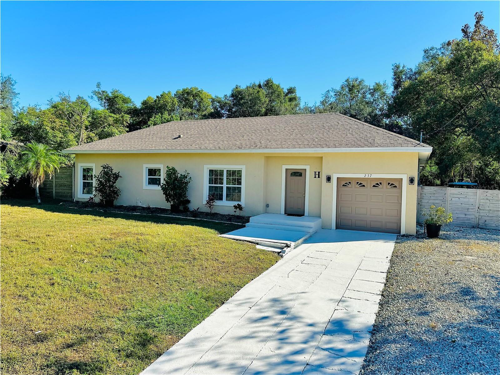 Property Photo: 237 Lake View Drive FL 32773