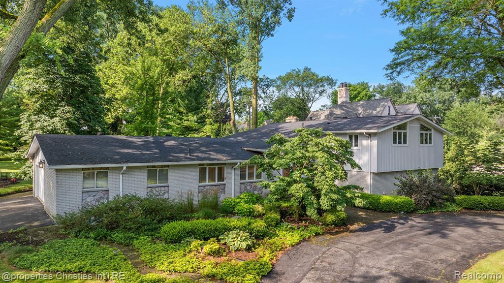 Property Photo: 1429 Quarton Road MI 48009 1036
