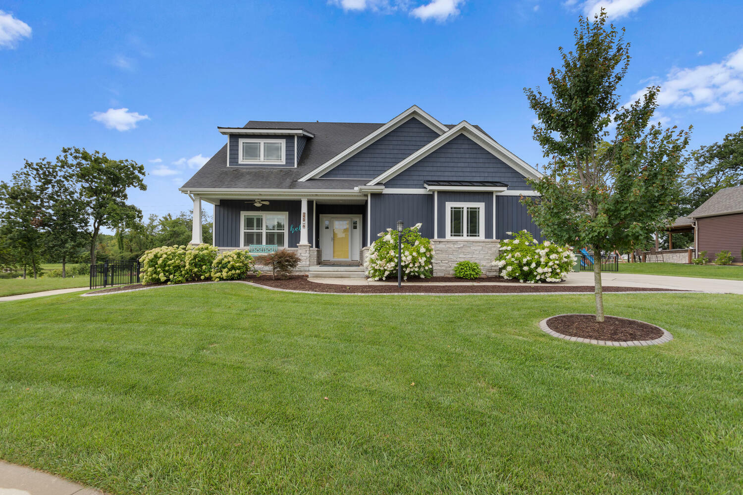 Property Photo:  1509 Forest Ridge Drive  IL 61853 