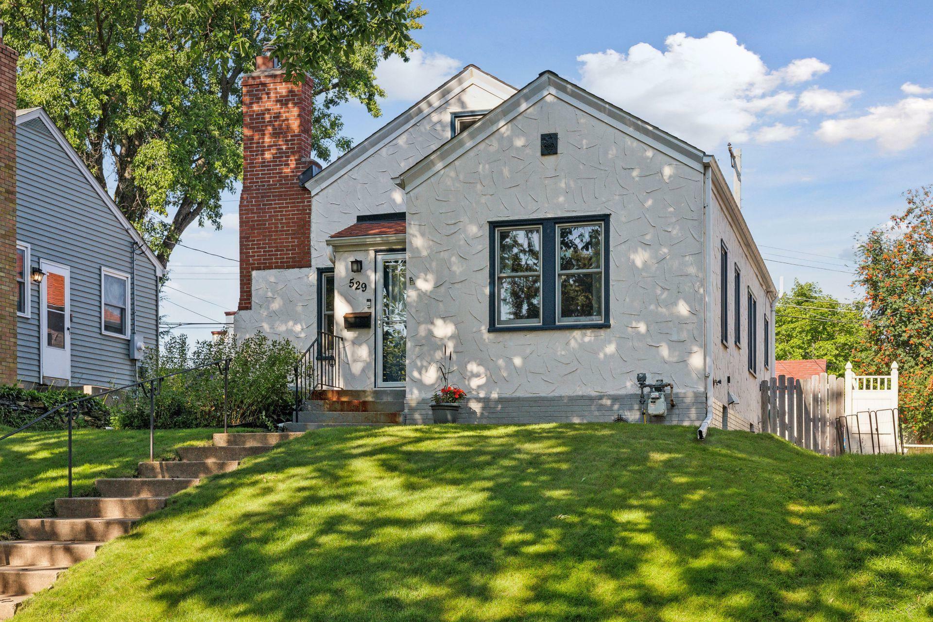 Property Photo:  529 Brimhall Street  MN 55116 